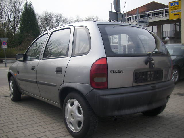 Bara fata,usi,capota,aripi,faruri,stopuri,electrice,motor,cutie viteze,etc Opel Corsa-B - 26 Ianuarie 2011 - Poza 1