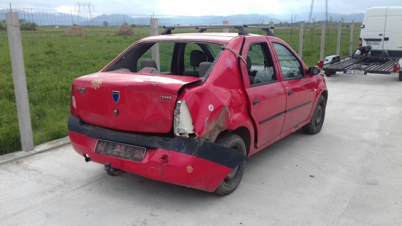Dezmembrez Dacia Logan - Poza 3