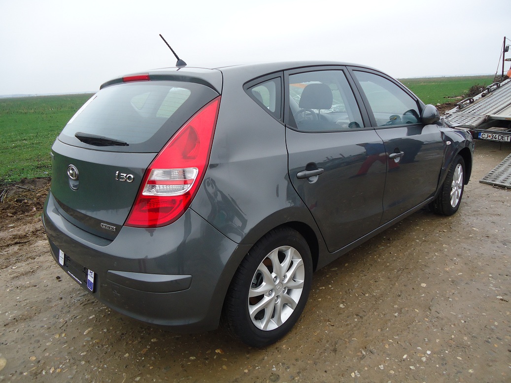 Dezmembrez Hyundai i30 2010 Diesel Hatchback 24 Iunie