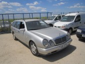 Dezmembrez Mercedes E300