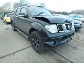 Dezmembrez Nissan Navara