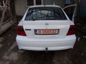 Dezmembrez Opel Vectra-B