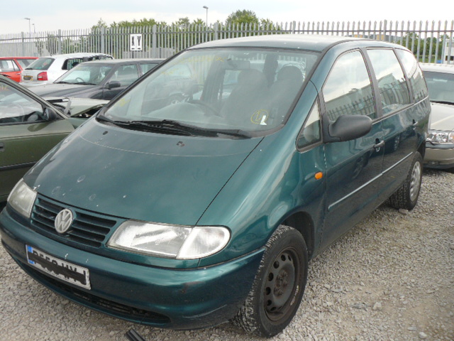 Dezmembrez Volkswagen Sharan 1999 Benzina Hatchback 15