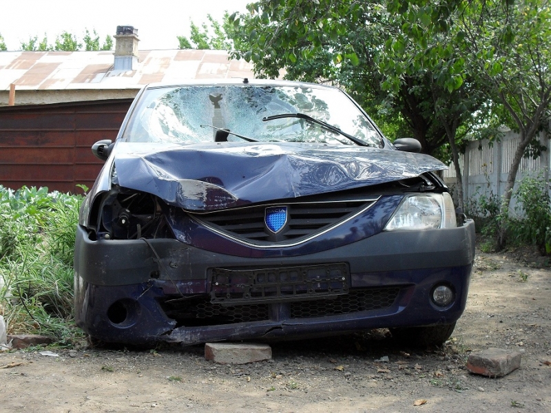 Motor cu anexe - Dacia Logan I din piese  dezmembrari auto - Poza 1