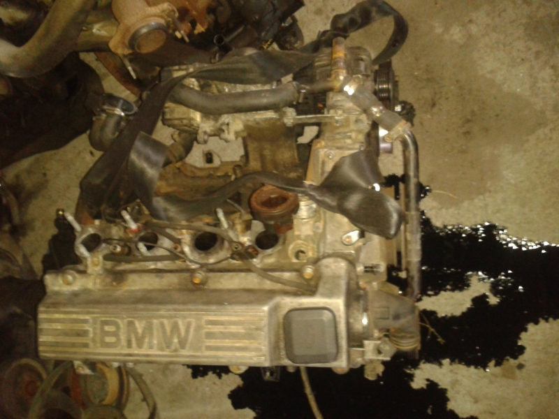 Motor fara anexe - BMW 318 din piese  dezmembrari auto - Poza 2