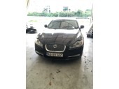 Vand Jaguar XF avariat