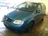 Dezmembrez Volkswagen Touran 2004 Diesel Berlina - 14 Octombrie 2011