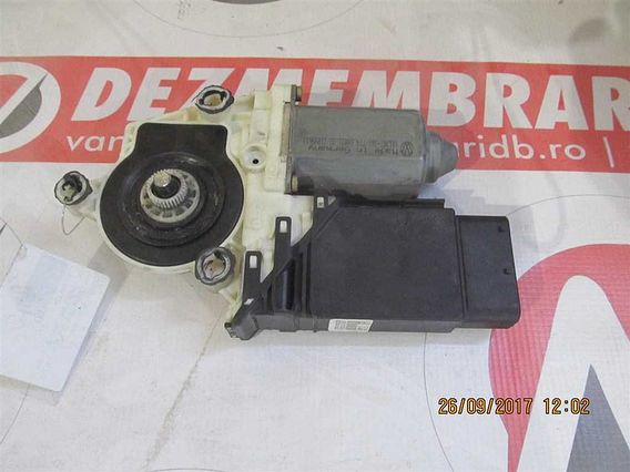 MOTORAS MACARA STANGA FATA Volkswagen Golf-IV diesel 2000 - Poza 1