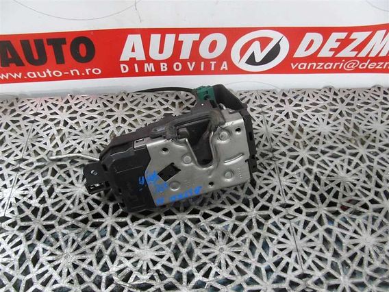 MECANISM INCHIDERE USA STANGA FATA Opel Astra-H diesel 2007 - Poza 1