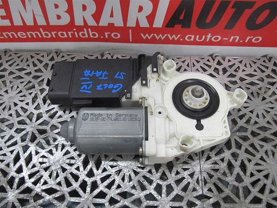 MOTORAS MACARA STANGA FATA Volkswagen Golf-IV diesel 2003 - Poza 1