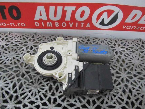 MOTORAS MACARA STANGA SPATE Volkswagen Golf-IV diesel 2002 - Poza 1