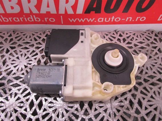 MOTORAS MACARA STANGA SPATE Volkswagen Passat diesel 2011 - Poza 1