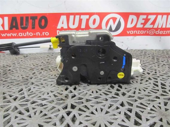 MECANISM INCHIDERE USA STANGA SPATE Audi Q5 diesel 2010 - Poza 1