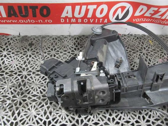 MECANISM INCHIDERE USA DREAPTA FATA Ford Focus II diesel 2008 - Poza 1