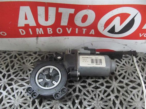 MOTORAS MACARA DREAPTA FATA Peugeot Expert diesel 2007 - Poza 1