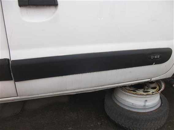 BANDOU USA DR FATA Renault Kangoo 2007 - Poza 1