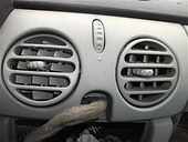 DIRIJOARE AER CENTRALE BORD Renault Kangoo 2007