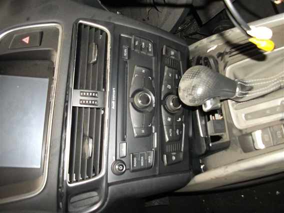 GRILA CENTRALA VENTILATIE Audi Q5 2012 - Poza 1