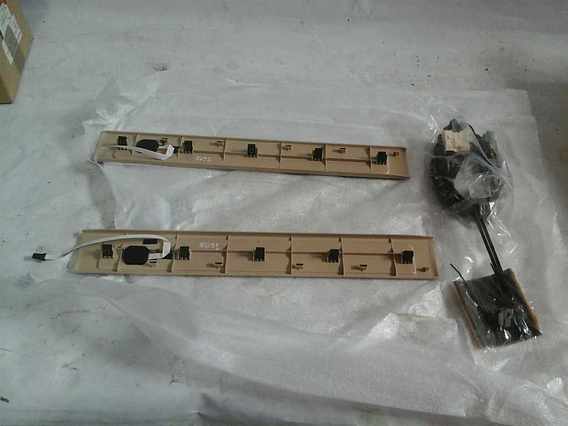 ORNAMENT PRAG DREAPTA FATA CU CABLAJ ELECTRIC Jaguar XF 2011 - Poza 1