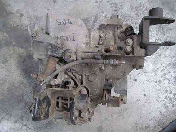 CUTIE VITEZA Hyundai Tucson benzina 2005 - Poza 1