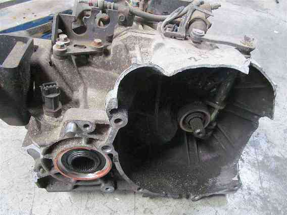 CUTIE VITEZA Hyundai Tucson benzina 2005 - Poza 2