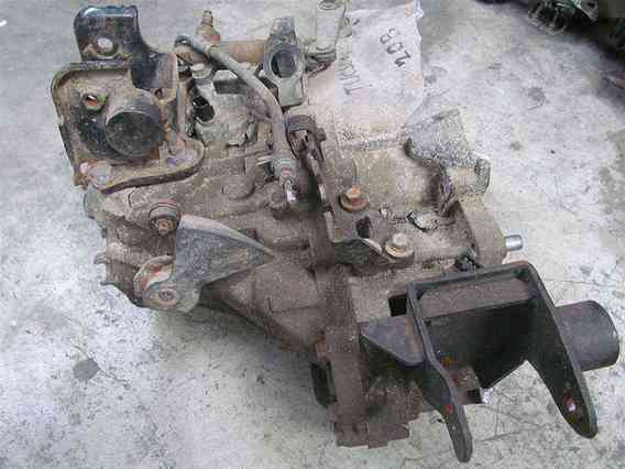 CUTIE VITEZA Hyundai Tucson benzina 2005 - Poza 3