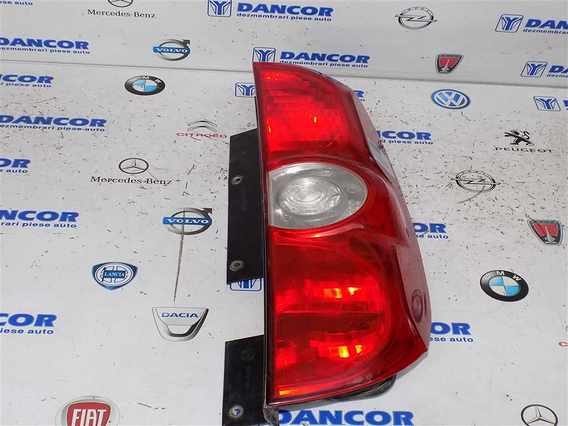 LAMPA DREAPTA SPATE Fiat Doblo diesel 2012 - Poza 1