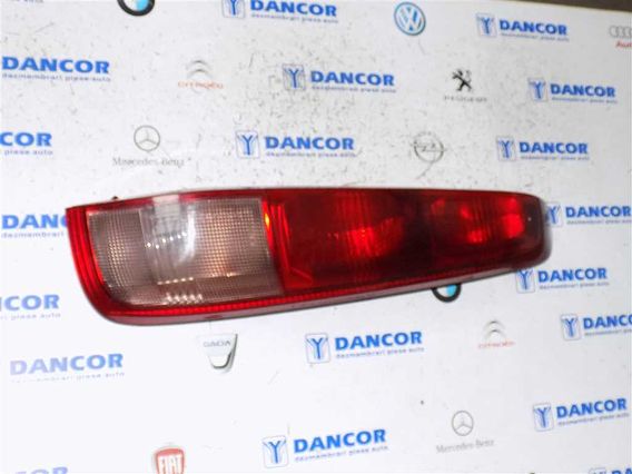 LAMPA DREAPTA SPATE Nissan X-Trail 2006 - Poza 1