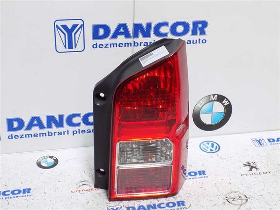 LAMPA DREAPTA SPATE Nissan Pathfinder 2007 - Poza 3