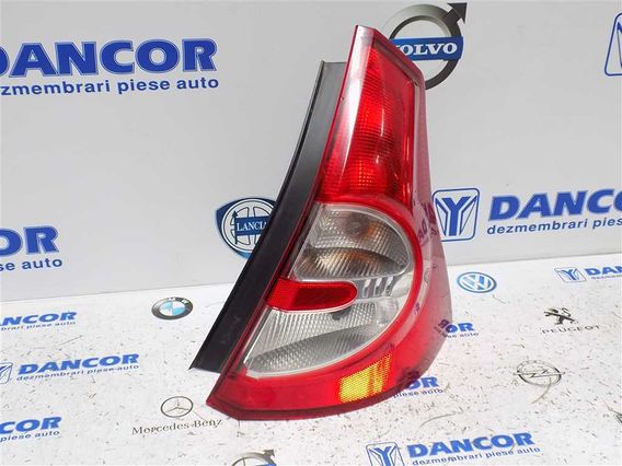 LAMPA DREAPTA SPATE Dacia Sandero 2009 - Poza 1