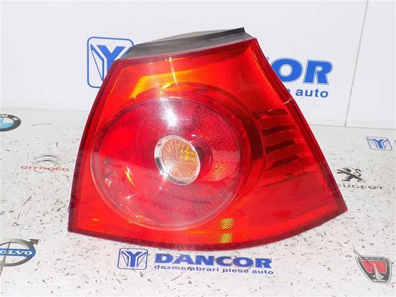 LAMPA DREAPTA SPATE Volkswagen Golf-V 2004 - Poza 1