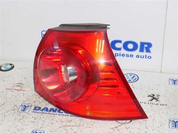 LAMPA DREAPTA SPATE Volkswagen Golf-V 2004 - Poza 2