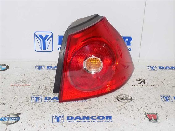 LAMPA DREAPTA SPATE Volkswagen Golf-V 2004 - Poza 3