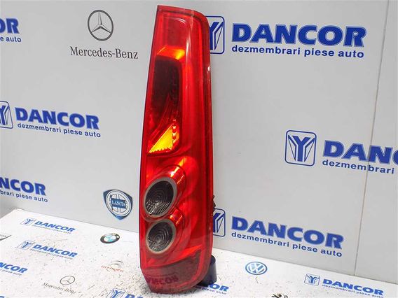 LAMPA DREAPTA SPATE Ford Fiesta V 2007 - Poza 3