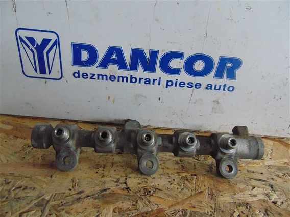 RAMPA INJECTIE Renault Master diesel 2015 - Poza 1