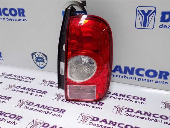 LAMPA DREAPTA SPATE Dacia Duster 2010 - Poza 2