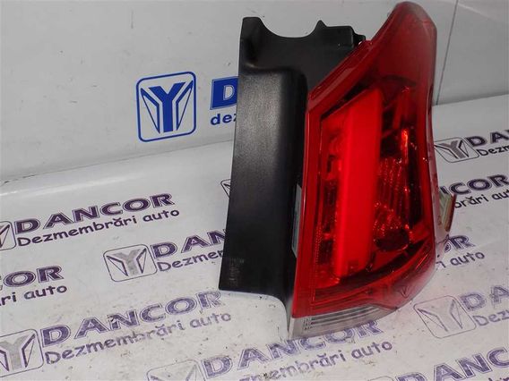 LAMPA DREAPTA SPATE Peugeot 2008 2015 - Poza 2