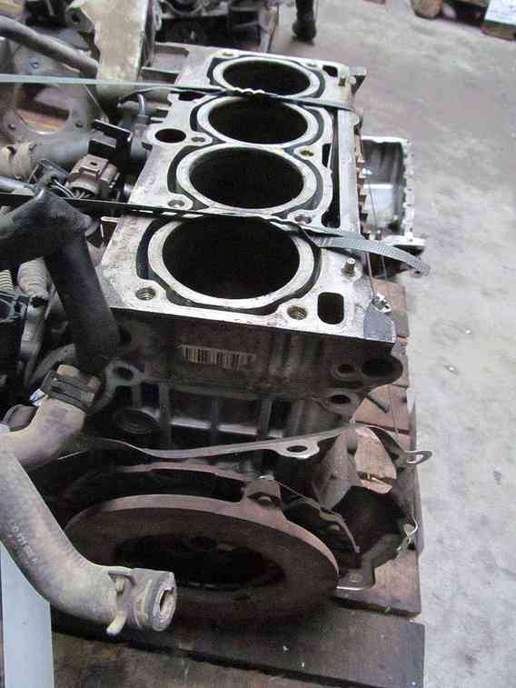 BLOC MOTOR Volkswagen Golf-IV benzina 2003 - Poza 3
