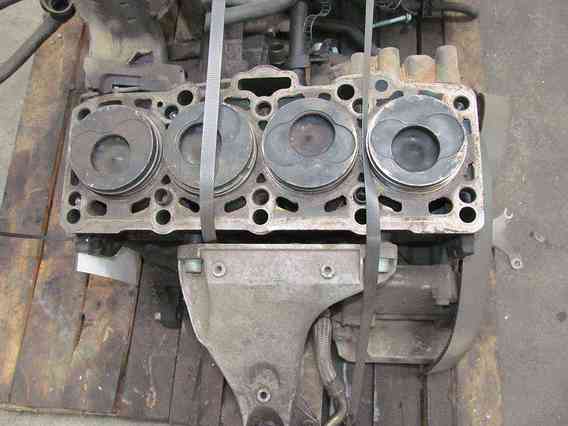 BLOC MOTOR Volkswagen Passat diesel 2000 - Poza 1