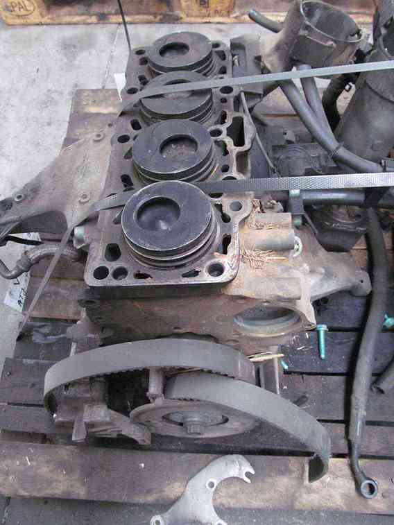 BLOC MOTOR Volkswagen Passat diesel 2000 - Poza 2