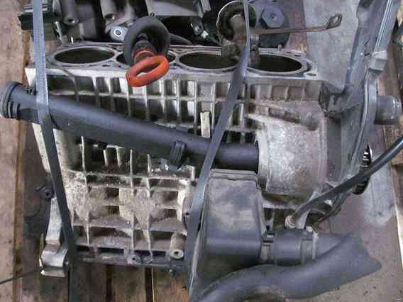 BLOC MOTOR Volkswagen Caddy benzina 2002 - Poza 3