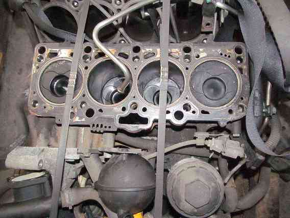 BLOC MOTOR Volkswagen Bora diesel 2003 - Poza 1