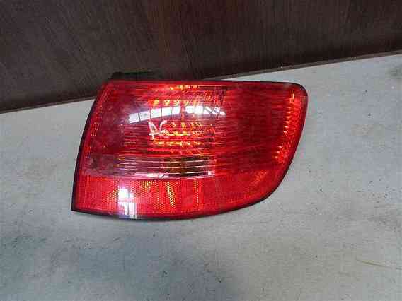 LAMPA DREAPTA SPATE Audi A6 2005 - Poza 1