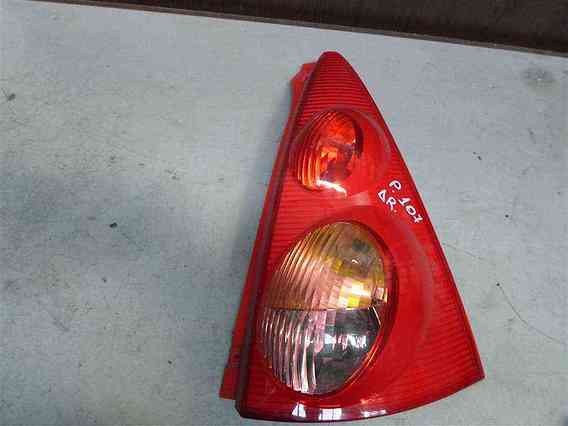 LAMPA DREAPTA SPATE Peugeot 107 2006 - Poza 1