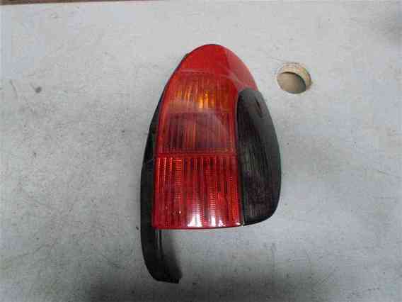 LAMPA DREAPTA SPATE Peugeot 306 1997 - Poza 1