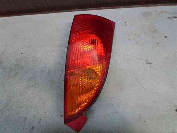 LAMPA DREAPTA SPATE Ford Focus I 1999 - Poza 1