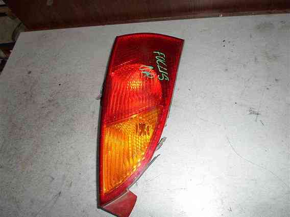 LAMPA DREAPTA SPATE Ford Focus I 1999 - Poza 1