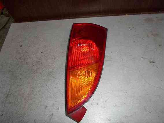 LAMPA DREAPTA SPATE Ford Focus I 2000 - Poza 1