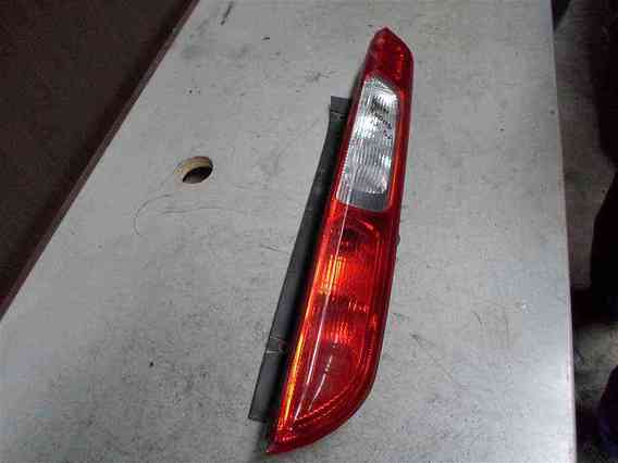 LAMPA DREAPTA SPATE Ford Focus II 2007 - Poza 1