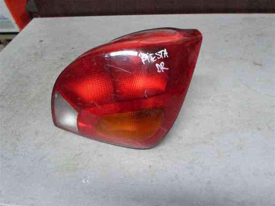 LAMPA DREAPTA SPATE Ford Fiesta IV 2001 - Poza 1